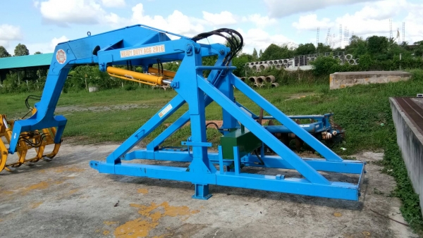 ขายเครื่องคีบอ้อย ติดรถไถFORD รุ่นF2 มือ2สภาพใหม่พร้อมใช้งาน