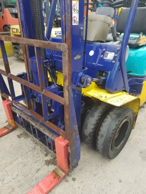 KOMATSU FG18-16 เครื่องเบนซิล เกียร์ธรรมดา เสาสูง3เมตร ฮิ้งค์(งาเทได้) สนใจติดต่อ 083-062-0223(ปอน)