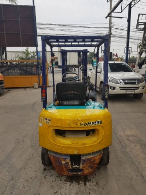 KOMATSU FG18-16 เครื่องเบนซิล เกียร์ธรรมดา เสาสูง3เมตร ฮิ้งค์(งาเทได้) สนใจติดต่อ 083-062-0223(ปอน)