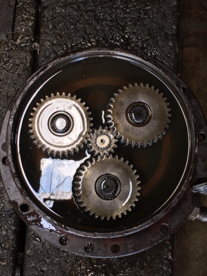 รับซ่อม ตัวเดิน รถแบคโฮ ทุกรุ่น