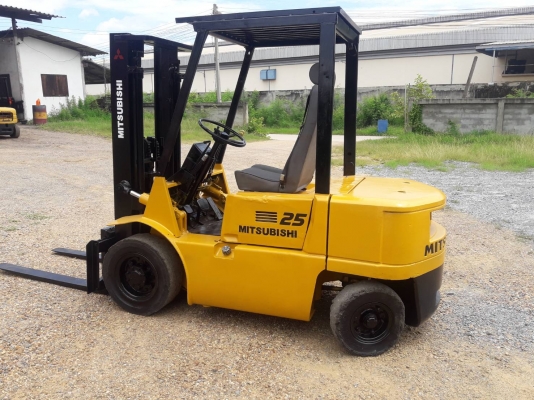 ขายรถยก MITSUBISHI FD25 F18A  เครื่องดีเซล เกียร์ออโต้ยกได้2.5ตัน เสา3เมตร เสาวิ่งเข้าตู้ได้ ยางตันหน้าหลัง ติดต่อ 098-7962549