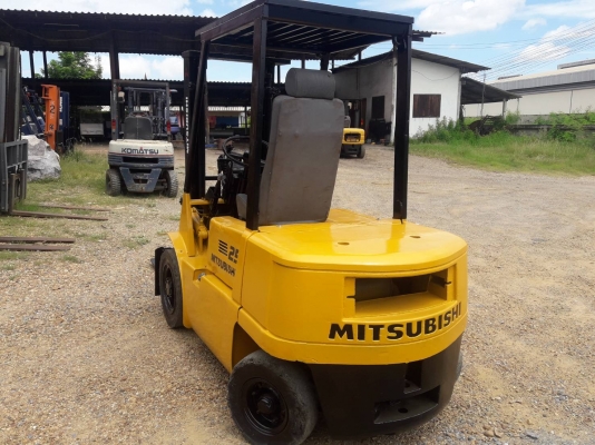 ขายรถยก MITSUBISHI FD25 F18A  เครื่องดีเซล เกียร์ออโต้ยกได้2.5ตัน เสา3เมตร เสาวิ่งเข้าตู้ได้ ยางตันหน้าหลัง ติดต่อ 098-7962549