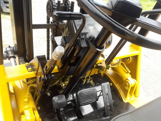 ขายรถยก MITSUBISHI FD25 F18A  เครื่องดีเซล เกียร์ออโต้ยกได้2.5ตัน เสา3เมตร เสาวิ่งเข้าตู้ได้ ยางตันหน้าหลัง ติดต่อ 098-7962549