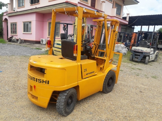 ขายรถยก MITSUBISHI FD25 F18A  เครื่องดีเซล เกียร์ออโต้ ยกได้2.5ตัน เสา3เมตร  ติดต่อ 098-7962549