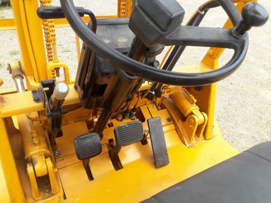 ขายรถยก MITSUBISHI FD25 F18A  เครื่องดีเซล เกียร์ออโต้ ยกได้2.5ตัน เสา3เมตร  ติดต่อ 098-7962549