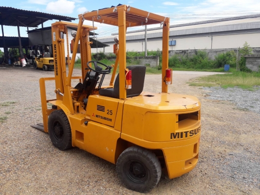 ขายรถยก MITSUBISHI FD25 F18A  เครื่องดีเซล เกียร์ออโต้ ยกได้2.5ตัน เสา3เมตร  ติดต่อ 098-7962549
