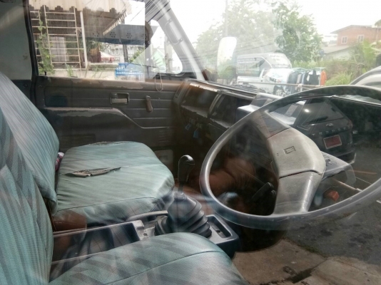 ขาย 6ล้อ isuzu 115แรง เกียร์สั้น