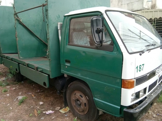 ขาย 6ล้อ isuzu 115แรง เกียร์สั้น