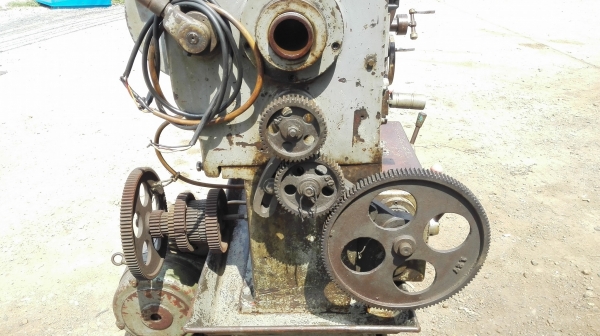 กลึงใต้หวันคอลึก CHIN YUENG HSING 5 ฟุต 2 เพลา กระเป๋าหนา หัวจับ 22&rdquo; รูผ่าน 2&rdquo; ระยะงาน 800x850