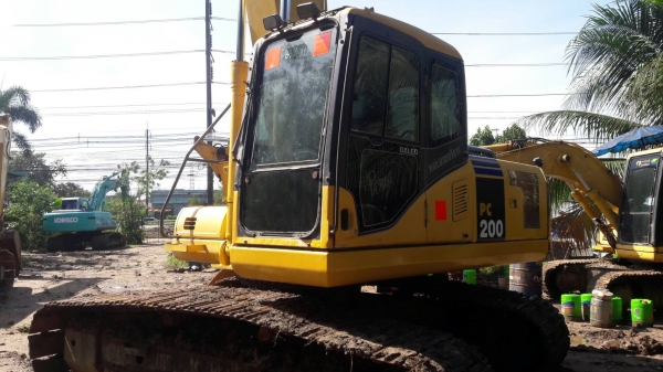 ขาย แบ็คโฮ Pc200-7 1หมื่น ชม. เล่มพร้อม