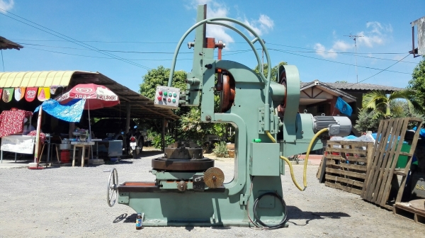 เครื่องกระทุ้งร่องลิ่มญี่ปุ่น HIRAO 12&rdquo;(300mm) หัวเอียงปรับองศา หัวแบ่ง 500 mm โต้ะ 700x1000 สดนอก