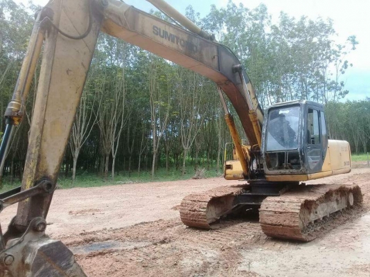 ขายด่วน SUMITOMO SH200 สภาพพร้อมใช้งาน เครื่องปั้มดี โซ่ช่วงล่างสวย เกสารสัญญาซื้อขาย สนใจสอบถาม 093 0764943. คุณ ตั้ม