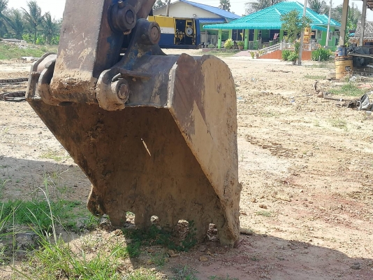 ขายรถแบคโฮ KOMATSU PC200-5 คอนโทนสั้น