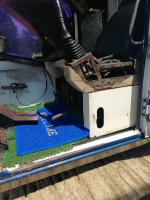 ขายรถแบคโฮ KOMATSU PC200-5 คอนโทนสั้น