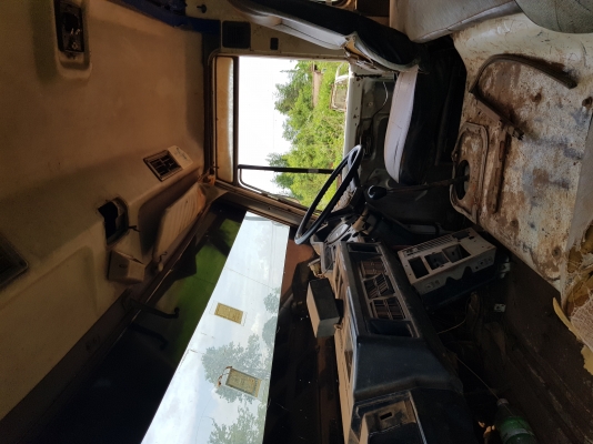 หัวเก๋งนิสสัน ud เจ้าของขายเอง 089-717-6464