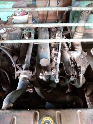 ขายรถนวดข้าวตู้ไทยเส็ง5ฟุตจำโบ้เครื่องhino6สูบ