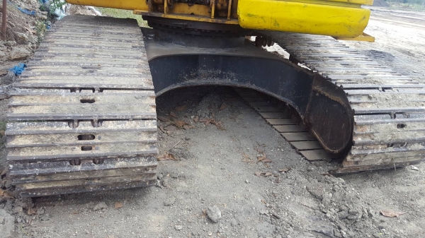 ขายรถแบคโฮ KOMATSU PC200-8 ขายรถแบคโฮ KOMATSU PC200-8