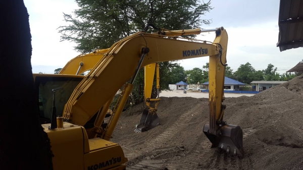 ขายรถแบคโฮ KOMATSU PC200-8 ขายรถแบคโฮ KOMATSU PC200-8