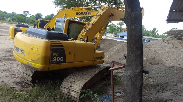 ขายรถแบคโฮ KOMATSU PC200-8 ขายรถแบคโฮ KOMATSU PC200-8