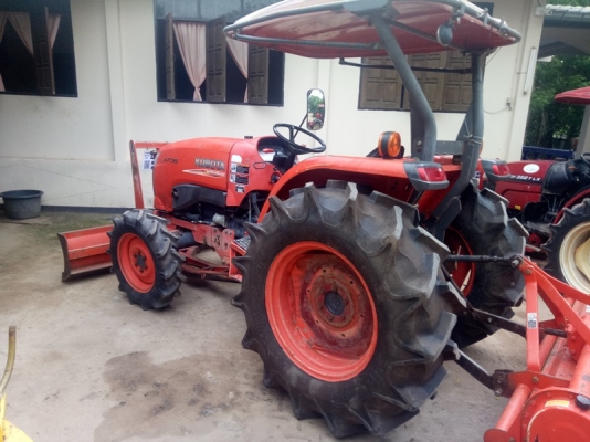ขายแทรกเตอร์ L4708 พร้อมอุปกรณ์ เป็นรถไร่