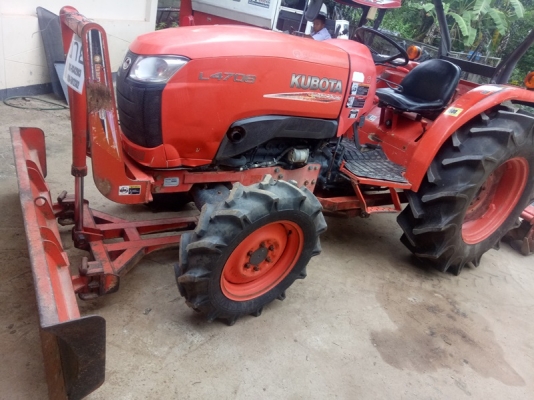 ขายแทรกเตอร์ L4708 พร้อมอุปกรณ์ เป็นรถไร่