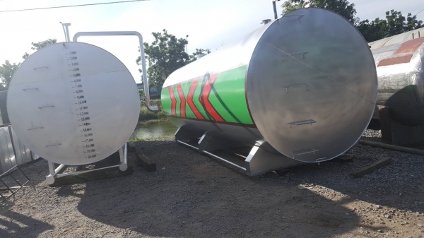 ถังน้ำมันขนาด 20000 ลิตรพร้อมตู้จ่าย ถังน้ำมันขนาด 20000 ลิตรพร้อมตู้จ่าย