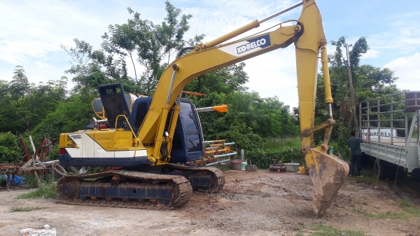 ขาย sk 120 / 3  พร้อมใช้งาน  เอกสารชื้อขาย 470000 ต่อรอง 0928621172