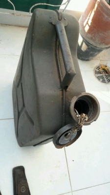 ถังน้ำมันสำรอง ๑๐ ลิตร ถังน้ำมันสำรอง ๑๐ ลิตร