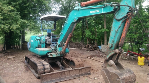 รถขุดKOMATSU PC40-7 คอสไลท มีลายแยค ทำงานได้ทุกระบบ เครื่องปั้มเดิม อยุ่ขอนแก่น ราคา245,000บ. สนใจ 0835601591