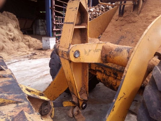 รถตัก KOMATSU 510. สนใจติดต่อ 081 - 6079515