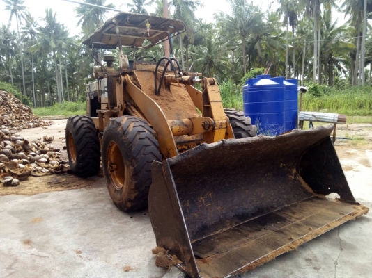 รถตัก KOMATSU 510. สนใจติดต่อ 081 - 6079515