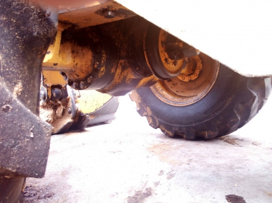 รถตัก KOMATSU 510. สนใจติดต่อ 081 - 6079515