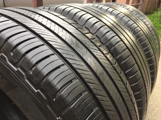 ยาง Michelin 265 65 17 ปลายปี16 ดอกเต็ม ใช้ยาว ราคาไม่แพง ยาง Michelin 265 65 17 ปลายปี16 ดอกเต็ม ใช้ยาว ราคาไม่แพง