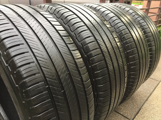 ยาง Michelin 265 65 17 ปลายปี16 ดอกเต็ม ใช้ยาว ราคาไม่แพง ยาง Michelin 265 65 17 ปลายปี16 ดอกเต็ม ใช้ยาว ราคาไม่แพง