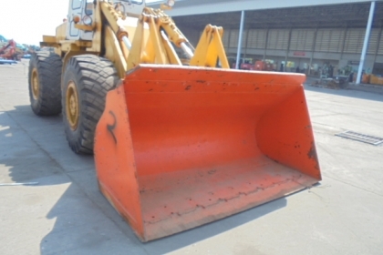 ขายรถตักล้อยาง KOBELCO 645N (เอวอ่อน สภาพดี)