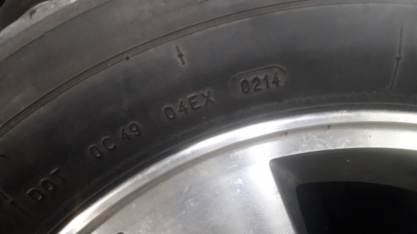 ขายแม็กพร้อมยาง ขอบ16 ครับ 3000ครับ ขายแม็กพร้อมยาง ขอบ16 ครับ 3000ครับ