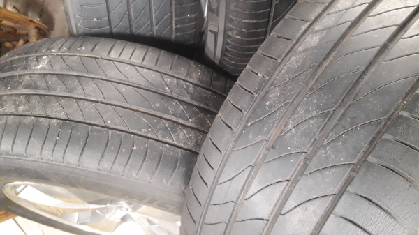 ขายแม็กพร้อมยาง ขอบ16 ครับ 3000ครับ ขายแม็กพร้อมยาง ขอบ16 ครับ 3000ครับ