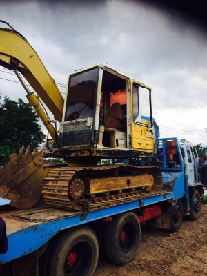 ขายด่วน KOMATSU PC90-5 สภาพพร้อมใช้งาน เครื่องปั้มดี เอวแน่น โซ่ช่วงล่างสวย สนใจสอบถาม 093 0764943 คุณ ตั้ม