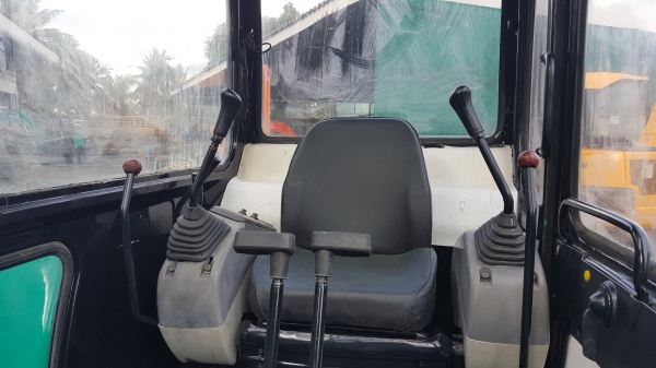 ขาย รถขุด KOMATSU รุ่น PC30-7 มือสองญี่ปุ่น แทรกเหล็ก สลัก บูทเอวแน่น 100\% หัวเก๋ง สวยพร้อมใช้งาน มือถือ 0818753444 ขาย รถขุด KOMATSU รุ่น PC30-7 มือสองญี่ปุ่น แทรกเหล็ก สลัก บูทเอวแน่น 100\% หัวเก๋ง สวยพร้อมใช้งาน มือถือ 0818753444