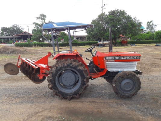 ขอขายรถไถ L2402 2เพลาสภาพสวยพร้อมผาน5 พร้อมใช้งานครับ สนใจติดต่อ 0819717099 ผอ.ภัทรพงษ์