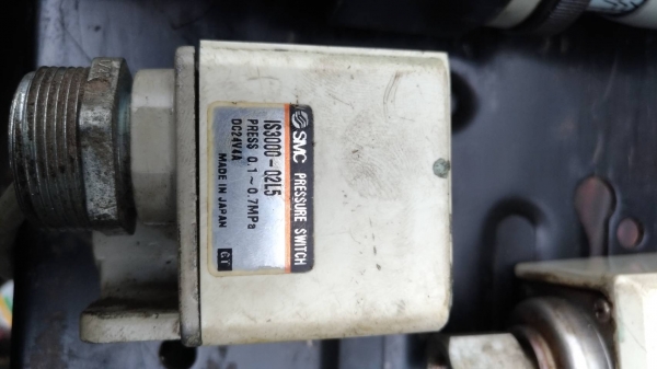 เพลชเชอร์สวิทย์ควบคุมและปรับแรงดัน