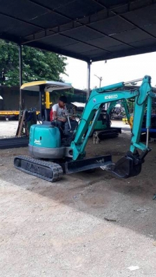 รถขุด KOBELCO 20 SR เครื่อง Yanmar.3TN 3 สูบ สภาพดี รถขุด KOBELCO 20 SR เครื่อง Yanmar.3TN 3 สูบ สภาพดี