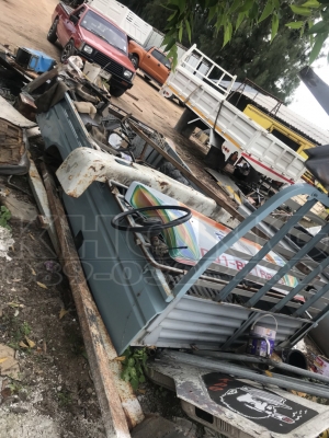 ขายด่วน กะบะ4ล้อ เอฟ ใส่ อีสุการ์ตูน มีซุ้มล้อ สวยไม่มีพุเลย ฝาท้ายครบ ขาย 15000 บาท