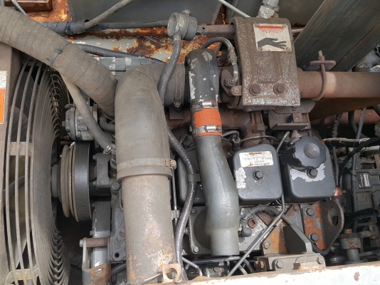 ขายเครื่อง KOMUTSU S4D102E เทอร์โบ  สองพันกว่า ชั่วโมง