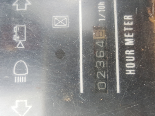 ขายเครื่อง KOMUTSU S4D102E เทอร์โบ  สองพันกว่า ชั่วโมง