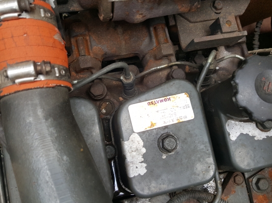 ขายเครื่อง KOMUTSU S4D102E เทอร์โบ  สองพันกว่า ชั่วโมง