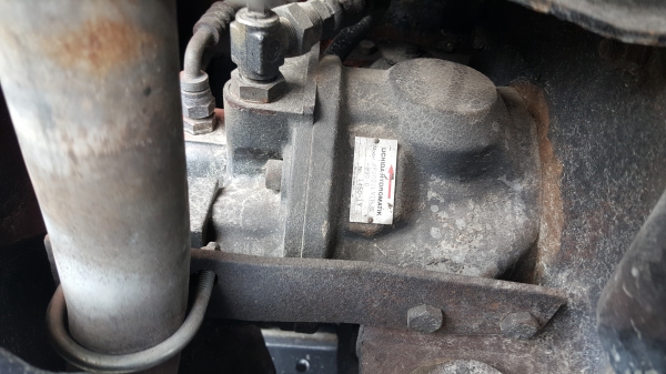 ขาย รถขุด HITACHI รุ่น EX35 มือสองญี่ปุ่น แทรกเหล็ก สลัก บูทเอวแน่น 100\% สวยพร้อมใช้งาน มือถือ 0818753444