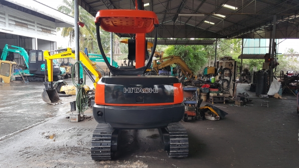 ขาย รถขุด HITACHI รุ่น EX35 มือสองญี่ปุ่น แทรกเหล็ก สลัก บูทเอวแน่น 100\% สวยพร้อมใช้งาน มือถือ 0818753444