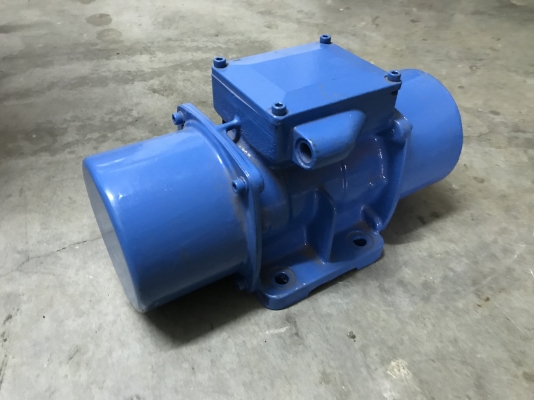 ขายมอเตอร์สั่น-เขย่า Visam 0.2Kw 380V made in Italy สภาพสวย(ทำสีใหม่) หมุนนิ่ม สั่นแรง พร้อมใช้งาน
