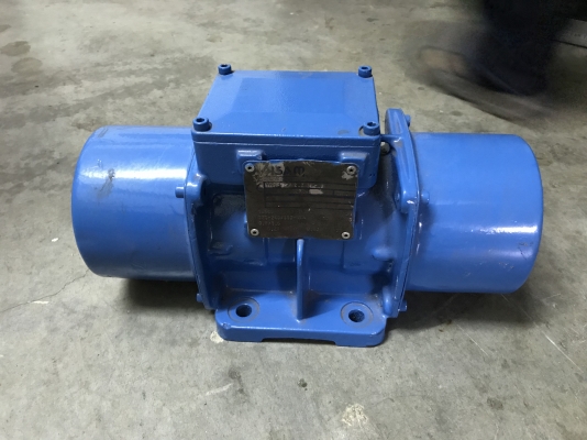 ขายมอเตอร์สั่น-เขย่า Visam 0.2Kw 380V made in Italy สภาพสวย(ทำสีใหม่) หมุนนิ่ม สั่นแรง พร้อมใช้งาน